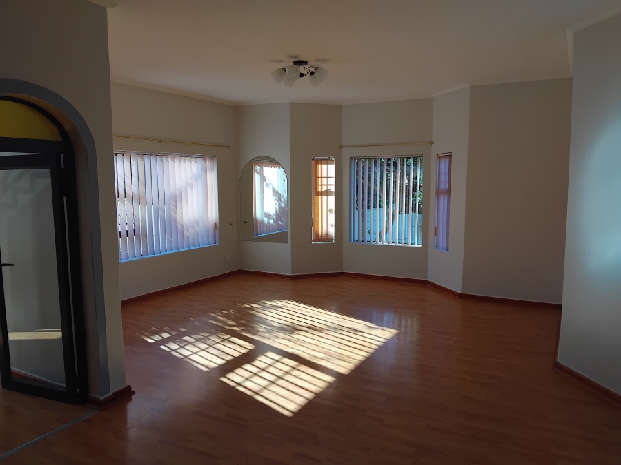4 Bedroom Property for Sale in Wavecrest Eastern Cape